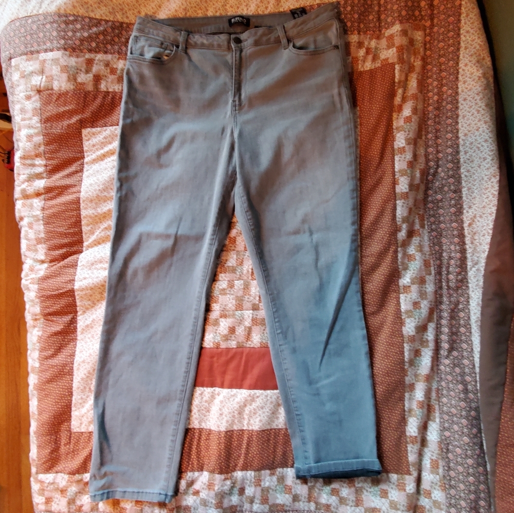 Buffalo David Bitton Women's Pursuit Skinny Jeans. Charcoal. Size 16/36. Used.